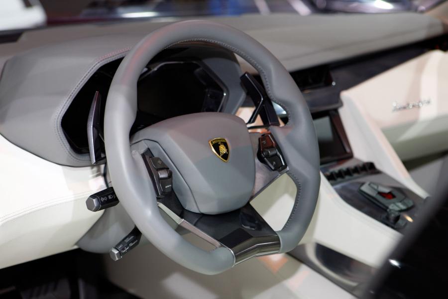  Lamborghini Estoque Concept 2008 года  (фото 10 из 21)